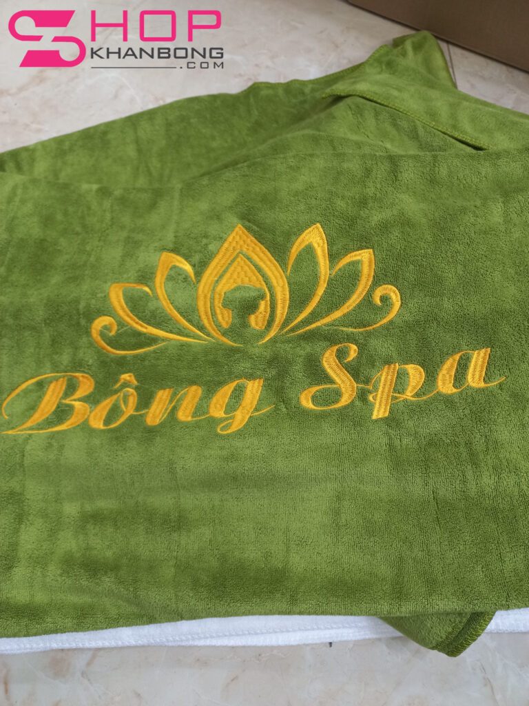 khan bong spa theu logo 768x1024 - Đồ Tiêu Hao Spa: Vật Dụng Hàng Ngày Không Thể Thiếu Trong Spa